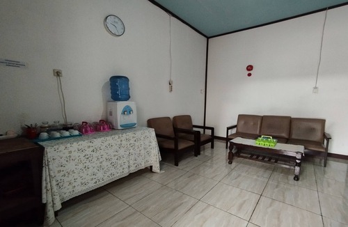 Sei Pinang Hotel | OYO 93520 Wisma Haji BunbunNearYani Heahlerr