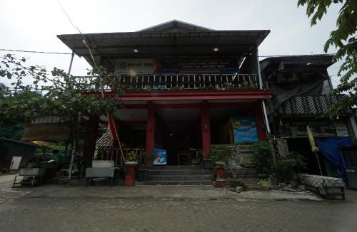 Tulungagung Hotel | OYO 93628 Scorpion Guest House & Beach