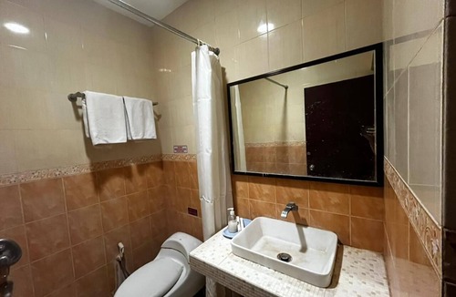 Surakarta Hotel | OYO 94442 Jebres Inn
