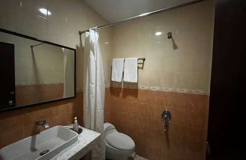 Surakarta Hotel | OYO 94442 Jebres Inn