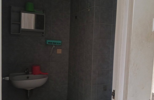 Depok Hotel | OYO 94698 Pgv Residence