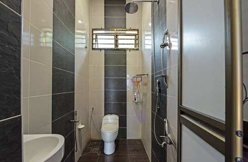 Kampung Gong Limau House | OYO Home 90448 Nurbayu Guest House