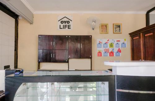 Dinoyo Hotel | OYO Life 2744 Guest House Qudsi