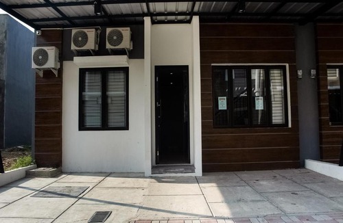 Karawang Hotel | OYO Life 3251 D'daun Inn