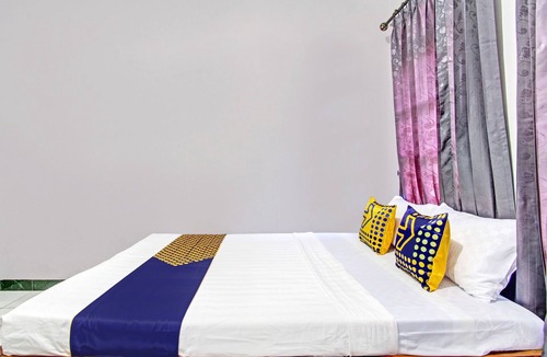Condongcatur Hotel | OYO Life 92575 Zazi Homestay