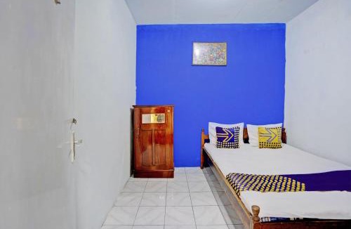 Jombang Hotel | OYO Life 92921 Omaya Kost Syariah