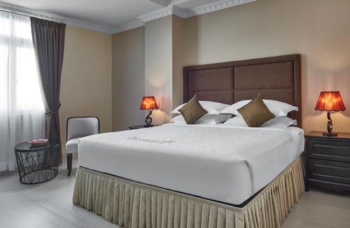 Daun Penh Hotel | Palace Gate Hotel & Residence by EHM
