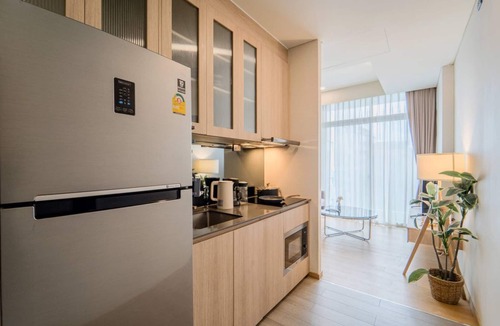 Khlong Toei Condo | Panoramic 2BR near Ekkamai with Infinity Pool
