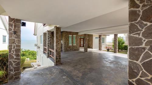 Batu Ferringhi House | Panoramic Seaview Holiday Home - Batu Ferringhi