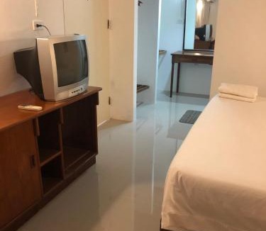 Chumphon Hotel | Paradorn Inn