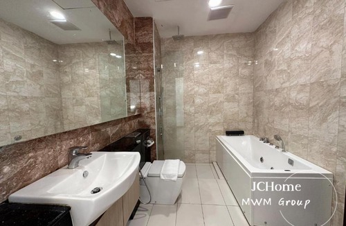 Central District Apartment | Paragon Suites Jacuzzi Suites by MWM