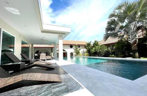 Nong Prue Villa | Pattaya Greg Pool Villa