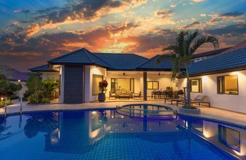 Nong Prue Villa | Pattaya Hill minutes from the beach and City Pattaya