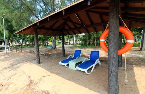 Kampung Bahasa Kapor Apartment | PD D’Wharf Seaview & Sunset Suite (Up to 3 Pax)