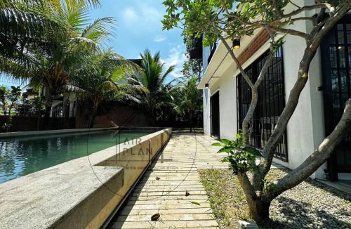 Taman Pantai Dickson House | PD Rustic Greenwood Pool Villa (Up to 16 pax)