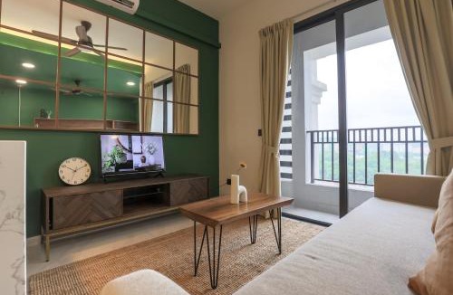 Taman Equine Apartment | Peaceful Studio w Pool for 3 Pax - Seri Kembangan