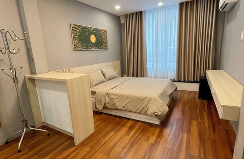 Ben Thanh Apartment | Peanuts Home Le Lai - Chic Local Stay, Steps to Ben Thanh & Bui Vien