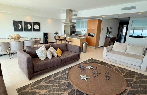 Cerritos Apartment | Península: 4 Habitaciones/3 Baños Elevador Privado