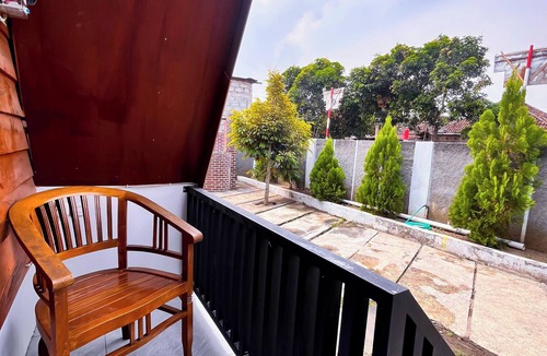 Sewon Hostel | Penginapan omah kampung