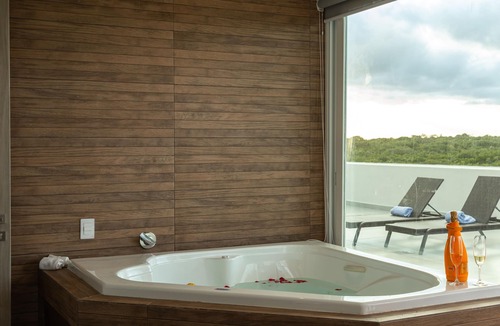 Akumal Apartment | Penthouse Jungle Suite 402PH Pool Hot Tub BBQ