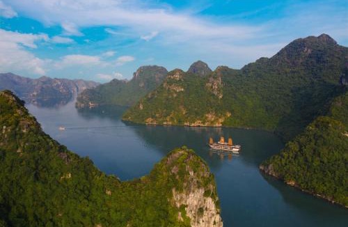 Ha Long Boat Rental | Peony Cruises