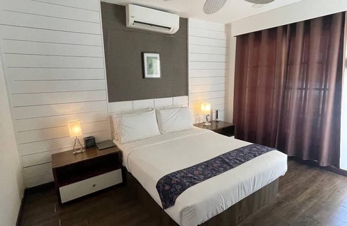 Pulau Perhentian Besar Resort | Perhentian Resort Island PIR - BlueStar