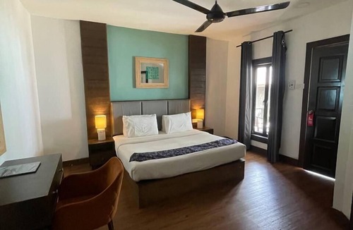 Pulau Perhentian Besar Resort | Perhentian Resort Island PIR - BlueStar