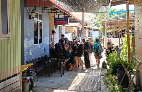Kampung Pasir Hantu House | Perhentian Idaman