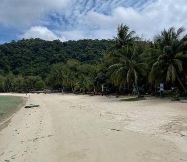Pulau Perhentian Besar Resort | Perhentian Island Resort - BS