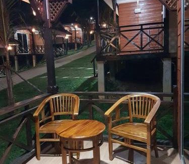 Kampung Pasir Hantu Ski Chalet | Perhentian Island Cocohut Long Beach Resort