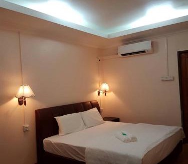 Kampung Pasir Hantu Ski Chalet | Perhentian Island Cocohut Long Beach Resort