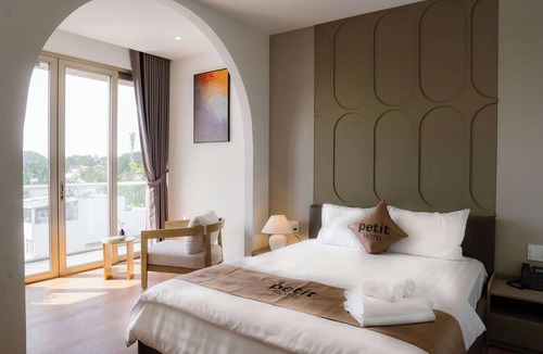 Thu Dau Mot Hotel | Petit Hotel Thu Dau Mot
