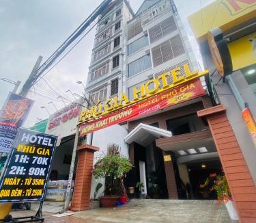 Tan Thuan Dong Hotel | Phú Gia Hotel 113 Nguyễn Thị Thập
