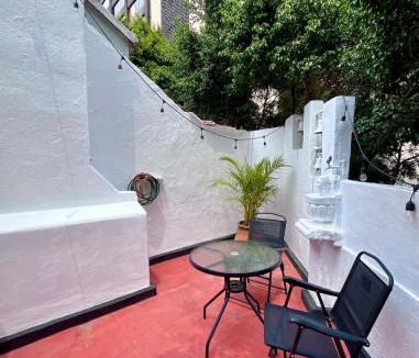 Zona Rosa Apartment | PH Belgrado 19, Mexico City, one block from the Angel of Independence