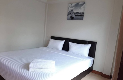 Ban Prok Hotel | Phenwaree Amphawa Resort