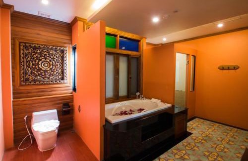 Old City Hotel | Pingviman Hotel