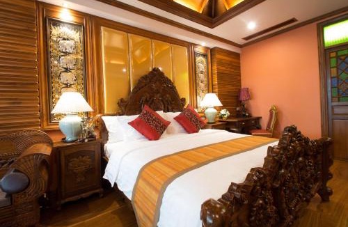 Old City Hotel | Pingviman Hotel