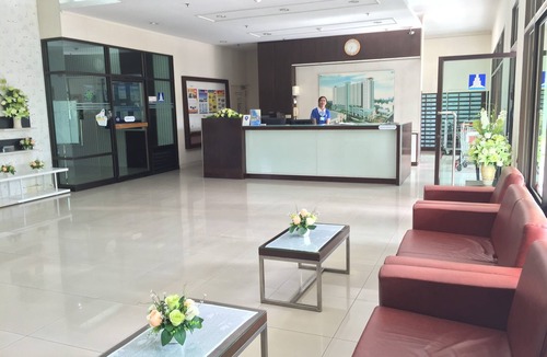 Arun Amarin Condo | PinKhao Modern High Floor, 1 BR condo near Khaosan Road, royal temple