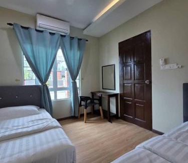Interior Divison House | PJ Luxury Homestay