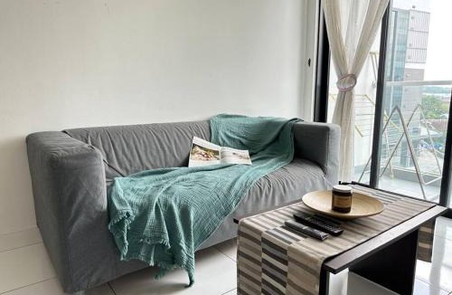 Taman Bukit Mewah Apartment | Platino 2BR ParadigmMall Netflix By STAY