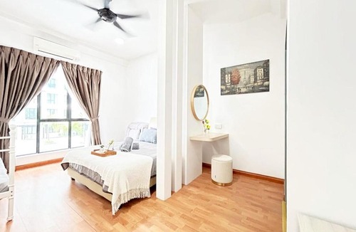 Taman Bukit Mewah Apartment | PLATINO Latest Pool View Family 3 BR Suite, Next to Paradigm Mall's new Theme park, Escape JB