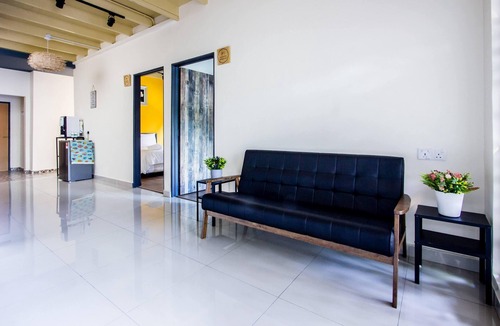 Benggali House | Plumeria 5BR Garden House by uBook