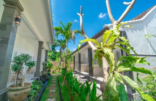 Batu Bolong House | Pondok Chesia by Bukit Vista