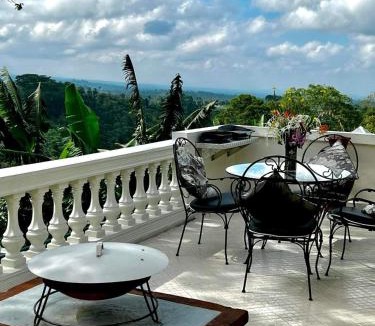 Batunya House | Pondok Plantation Luxury Mountain Escape Bedugul