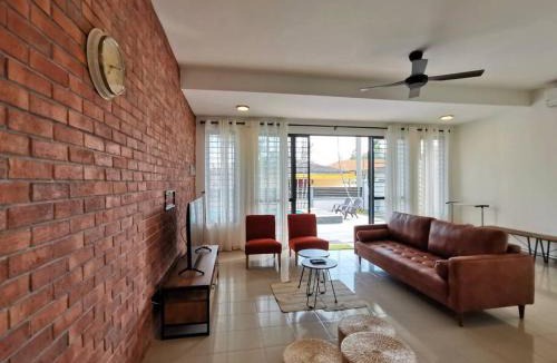 Taman Pantai Dickson House | Port Dickson Pool Villa - Ruma66 (Up to 22 Pax)