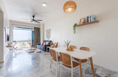 Taman Tanjung Apartment | PortDickson Beachfront Home 10pax3BR 1MinToBeach