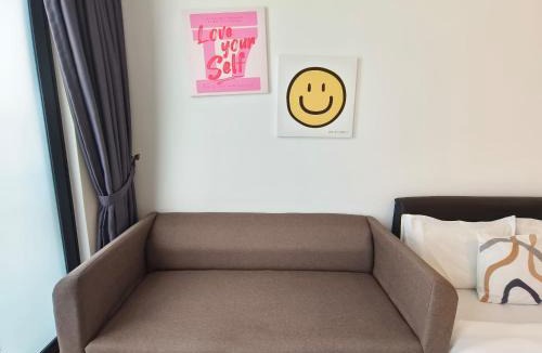 Petaling Jaya Apartment | Prefect FF QueenBed 150M Walkway Lincoln Uni Col hpsn219b