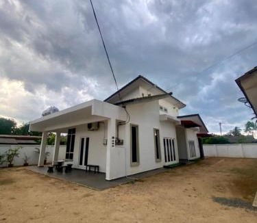 Paka House | Premier Roomstay Gemia