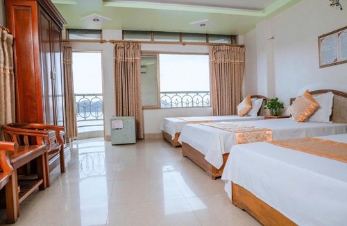 Cat Ba Hotel | Private Balcony Hotel
