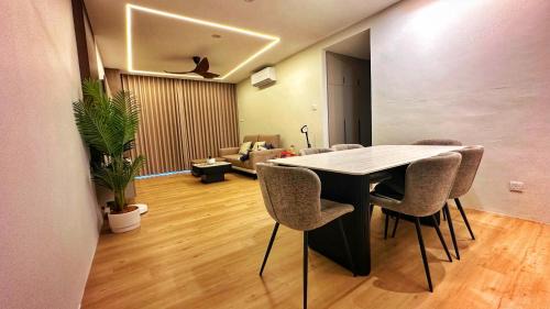 Kuching House | Private Cozy Room with Shared Facilities SkyVilla Kuching MJC Batu Kawa